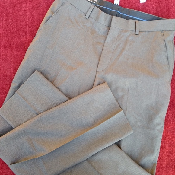 EUC 100% Wool Slacks by Banana Republic - Picture 5 of 8